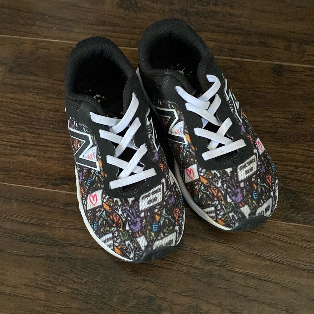 New Balance toddler girls size 9 sneakers